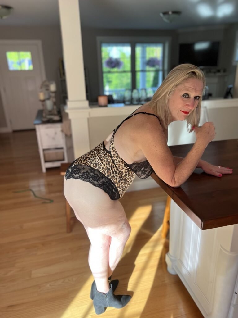 66 YEAR OLD PORN STAR DANIELLE DUBONNET( leopard print)