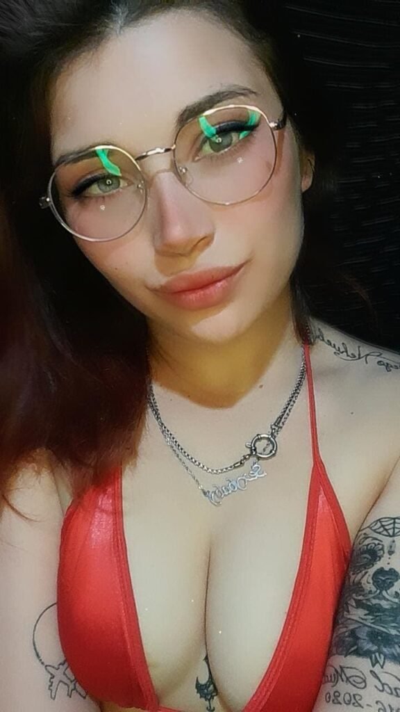 SEXY YOUNG ARGENTINE GIRL