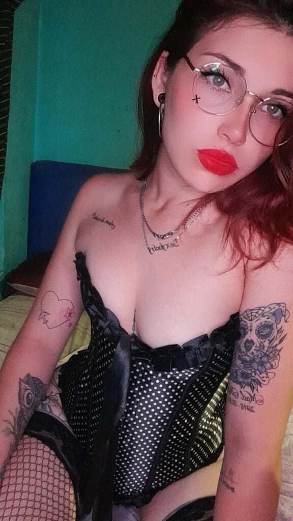 SEXY YOUNG ARGENTINE GIRL